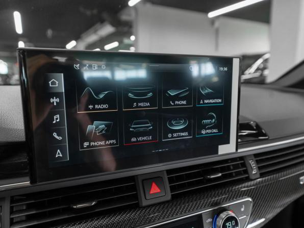 Audi A4 V (B9) Рестайлинг с пробегом 2025 года, цена 5 750 000 рублей, 30 км, седан, Автокод Объявления