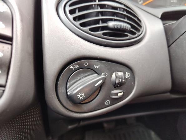 Ford Focus I Рестайлинг с пробегом 2004 года, цена 269 000 рублей, 341541 км, хэтчбек, Автокод Объявления