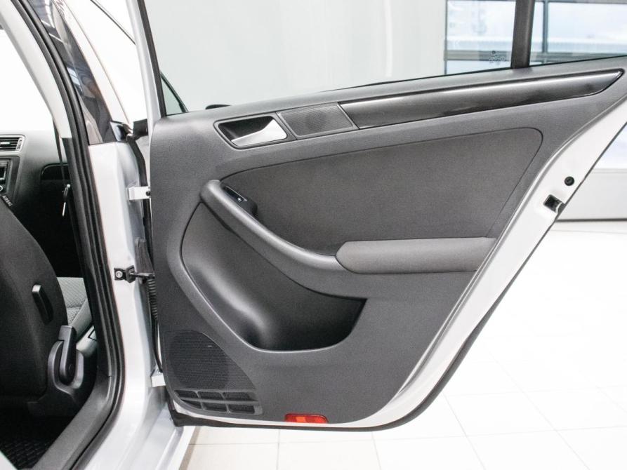 Volkswagen Jetta VI Красноярск  - изображение 24