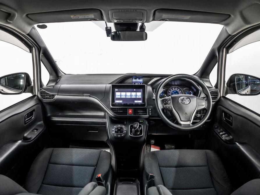 Toyota Noah III (R80) Рестайлинг Иркутск  - изображение 9
