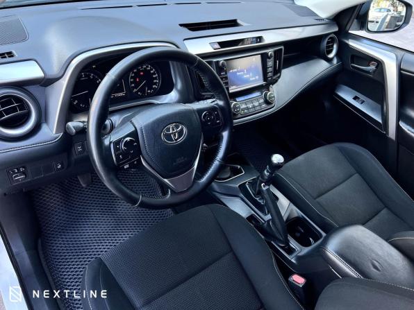 Toyota RAV4 IV (XA40) Рестайлинг с пробегом 2018 года, цена 2 420 000 рублей, 111400 км, внедорожник, Автокод Объявления