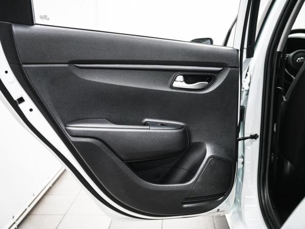 Kia Rio IV с пробегом 2019 года, цена 1 350 000 рублей, 98531 км, седан, Автокод Объявления