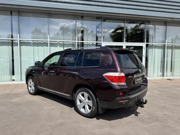 Toyota Highlander II (XU40) Рестайлинг с пробегом 2013 года, цена 2 120 000 рублей, 221038 км, внедорожник, Автокод Объявления