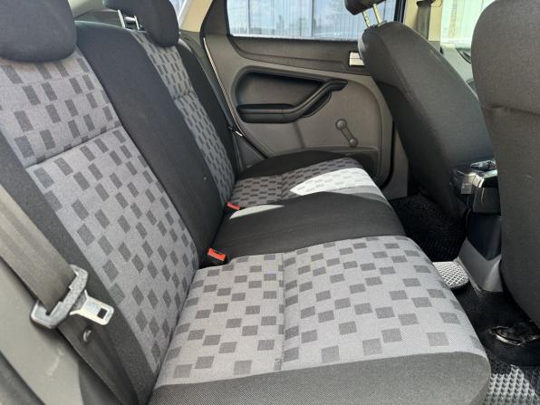 Ford Focus II Рестайлинг с пробегом 2009 года, цена 400 000 рублей, 198961 км, хэтчбек, Автокод Объявления