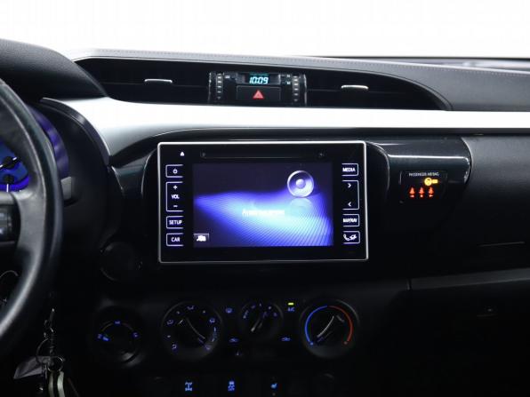 Toyota Hilux VIII с пробегом 2015 года, цена 2 830 000 рублей, 140003 км, offers.body_type.unknown, Автокод Объявления