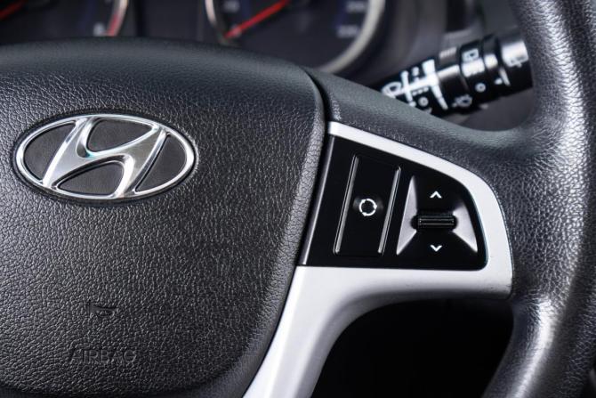 Hyundai Solaris I Рестайлинг с пробегом 2016 года, цена 899 000 рублей, 200302 км, хэтчбек, Автокод Объявления