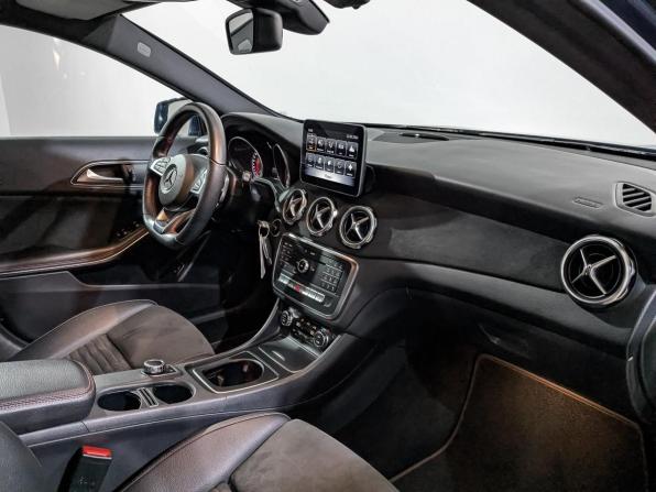 Mercedes-Benz GLA I (X156) Рестайлинг с пробегом 2019 года, цена 2 605 000 рублей, 49821 км, внедорожник, Автокод Объявления