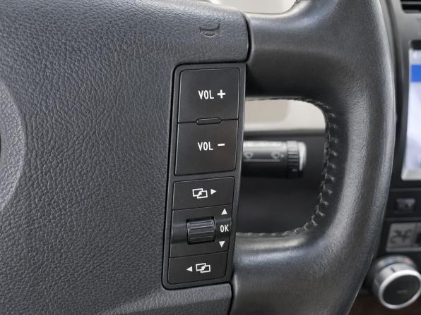 Volkswagen Touareg I Рестайлинг с пробегом 2007 года, цена 1 039 000 рублей, 295524 км, внедорожник, Автокод Объявления