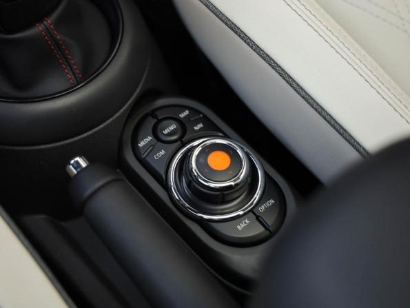 Mini Hatch III (F55/F56) Рестайлинг с пробегом 2020 года, цена 3 199 000 рублей, 51926 км, хэтчбек, Автокод Объявления