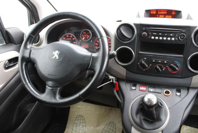 Peugeot Partner II Рестайлинг с пробегом 2012 года, цена 555 000 рублей, 201991 км, компактвэн, Автокод Объявления