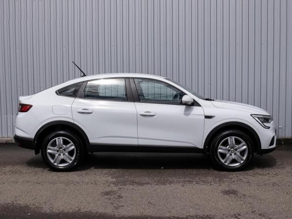 Renault Arkana I с пробегом 2020 года, цена 1 639 000 рублей, 43600 км, внедорожник, Автокод Объявления