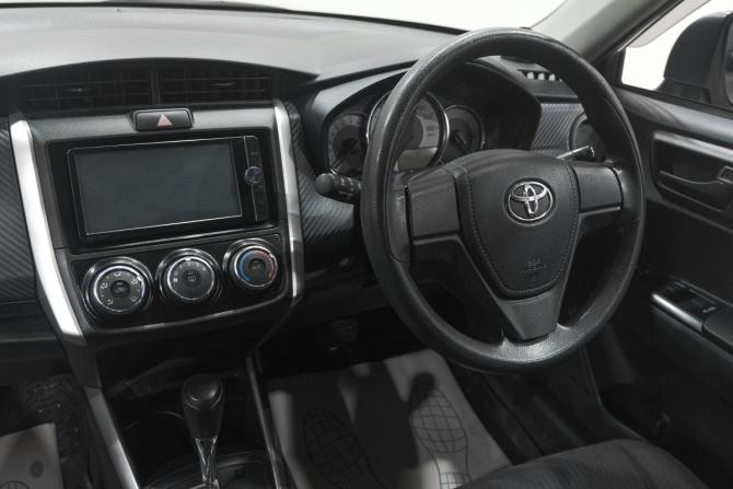 Toyota Corolla XI (E160 E170 E180) с пробегом 2013 года, цена 1 269 000 рублей, 75000 км, универсал, Автокод Объявления