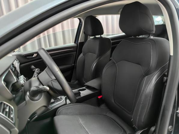 Renault Megane IV Рестайлинг с пробегом 2021 года, цена 1 599 000 рублей, 138238 км, универсал, Автокод Объявления