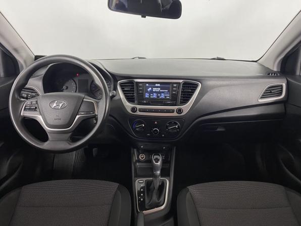 Hyundai Solaris II с пробегом 2018 года, цена 1 385 000 рублей, 131990 км, седан, Автокод Объявления