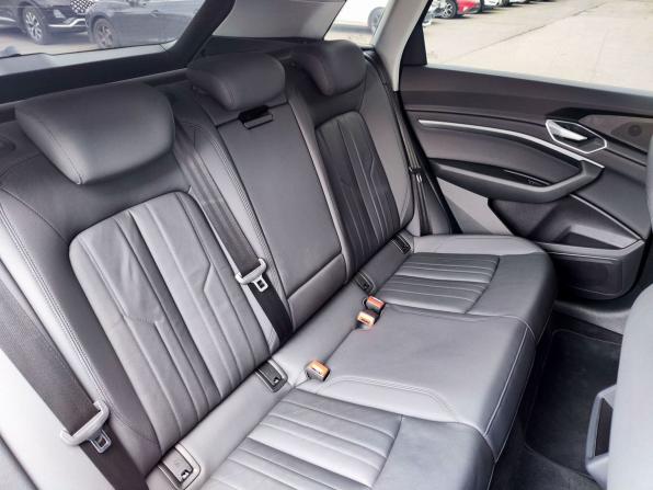 Audi e-tron I с пробегом 2020 года, цена 3 940 000 рублей, 87208 км, внедорожник, Автокод Объявления