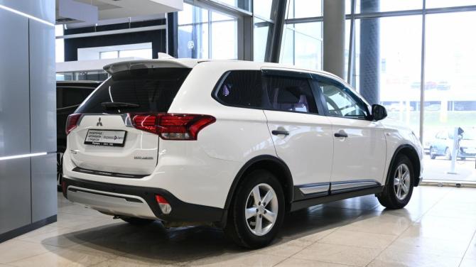 Mitsubishi Outlander III Рестайлинг 3 с пробегом 2018 года, цена 1 550 000 рублей, 100900 км, внедорожник, Автокод Объявления
