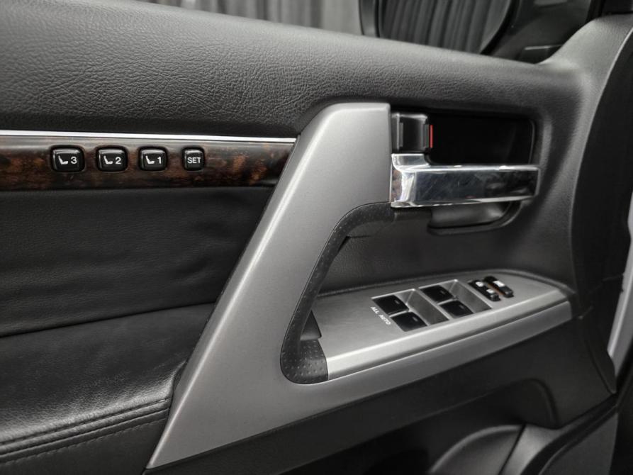Toyota Land Cruiser 200 Series Рестайлинг 1 Красноярск  - изображение 21