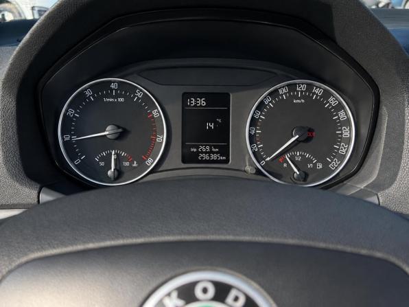 Skoda Octavia II (A5) Рестайлинг с пробегом 2013 года, цена 550 000 рублей, 296326 км, лифтбек, Автокод Объявления