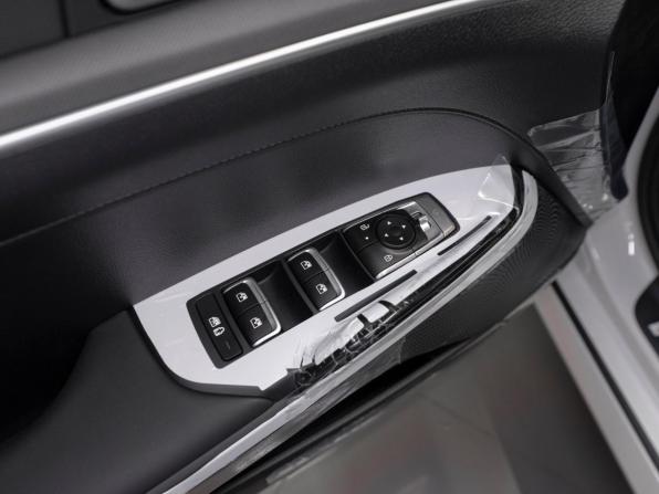 Kia K5 III Рестайлинг с пробегом 2026 года, цена 4 700 000 рублей, 11 км, седан, Автокод Объявления