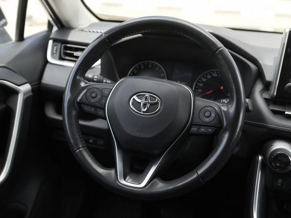 Toyota RAV4 V (XA50) с пробегом 2021 года, цена 3 884 000 рублей, 64492 км, внедорожник, Автокод Объявления