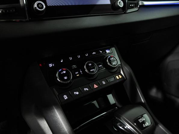 Skoda Karoq I с пробегом 2020 года, цена 2 529 700 рублей, 71608 км, внедорожник, Автокод Объявления
