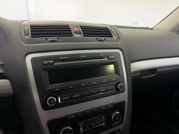 Skoda Octavia II (A5) Рестайлинг с пробегом 2012 года, цена 920 000 рублей, 148178 км, лифтбек, Автокод Объявления