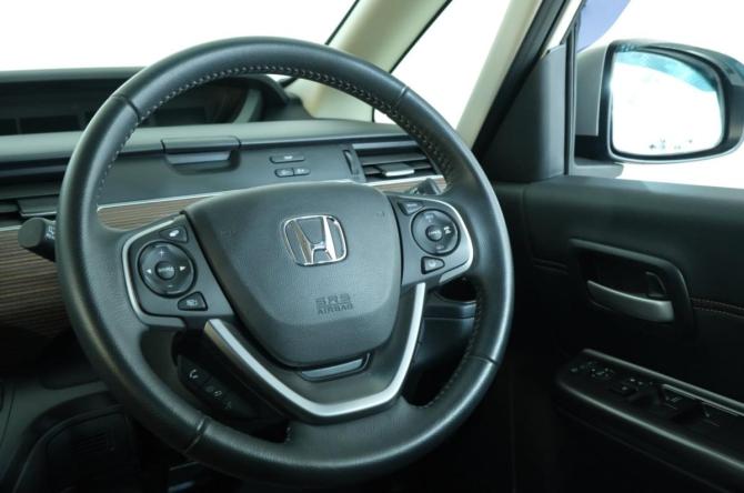 Honda Freed II Рестайлинг с пробегом 2021 года, цена 2 099 000 рублей, 800 км, компактвэн, Автокод Объявления