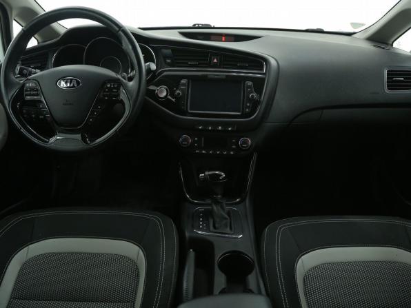 Kia Ceed II Рестайлинг с пробегом 2018 года, цена 1 515 000 рублей, 57000 км, универсал, Автокод Объявления