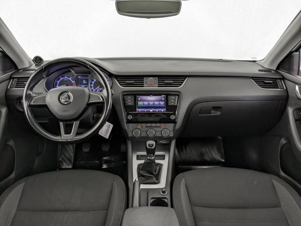 Skoda Octavia III (A7) Рестайлинг с пробегом 2019 года, цена 1 350 000 рублей, 123208 км, лифтбек, Автокод Объявления