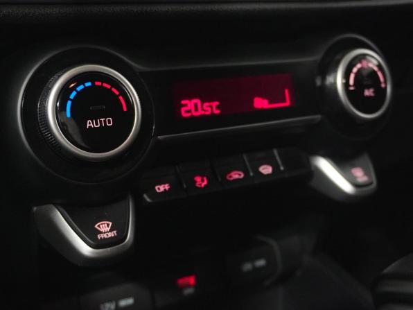 Kia Rio IV Рестайлинг с пробегом 2021 года, цена 1 835 000 рублей, 78570 км, хэтчбек, Автокод Объявления