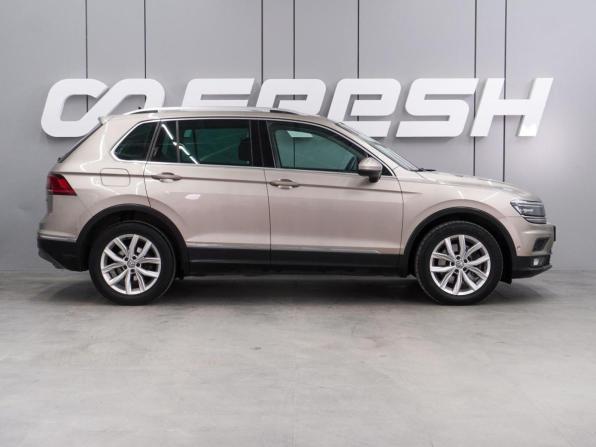Volkswagen Tiguan II с пробегом 2017 года, цена 1 774 000 рублей, 311064 км, внедорожник, Автокод Объявления