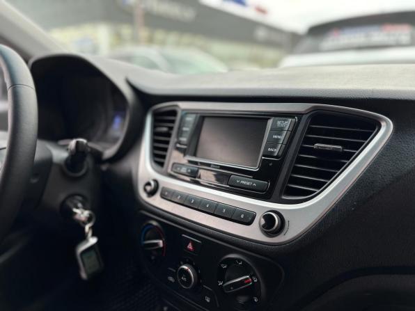 Hyundai Solaris II с пробегом 2017 года, цена 950 000 рублей, 144676 км, седан, Автокод Объявления