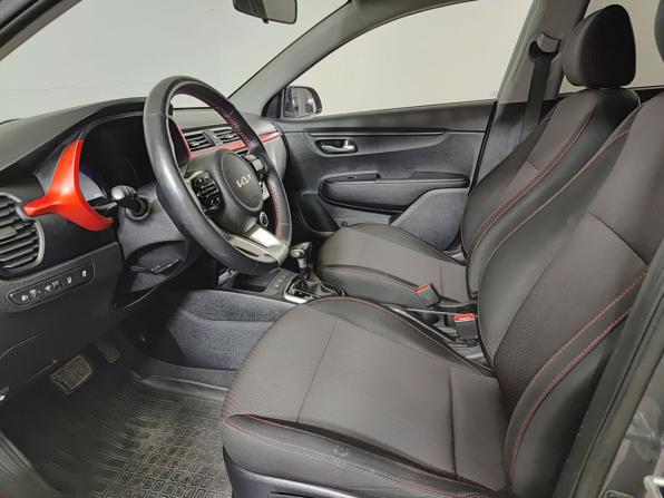 Kia Rio IV Рестайлинг с пробегом 2021 года, цена 1 600 000 рублей, 90000 км, седан, Автокод Объявления