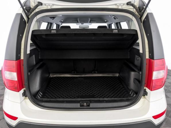 Skoda Yeti I Рестайлинг с пробегом 2017 года, цена 1 575 000 рублей, 105869 км, внедорожник, Автокод Объявления