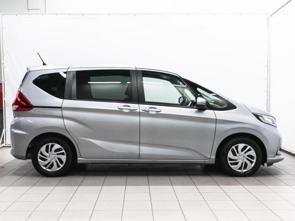 Honda Freed II Рестайлинг с пробегом 2019 года, цена 1 450 000 рублей, 132141 км, компактвэн, Автокод Объявления
