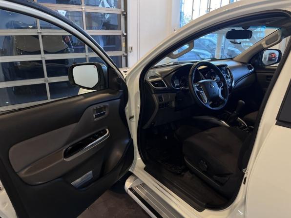 Mitsubishi L200 V с пробегом 2017 года, цена 1 560 000 рублей, 290194 км, offers.body_type.unknown, Автокод Объявления
