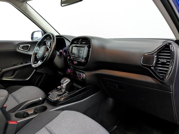 Kia Soul III с пробегом 2022 года, цена 2 215 000 рублей, 55773 км, хэтчбек, Автокод Объявления
