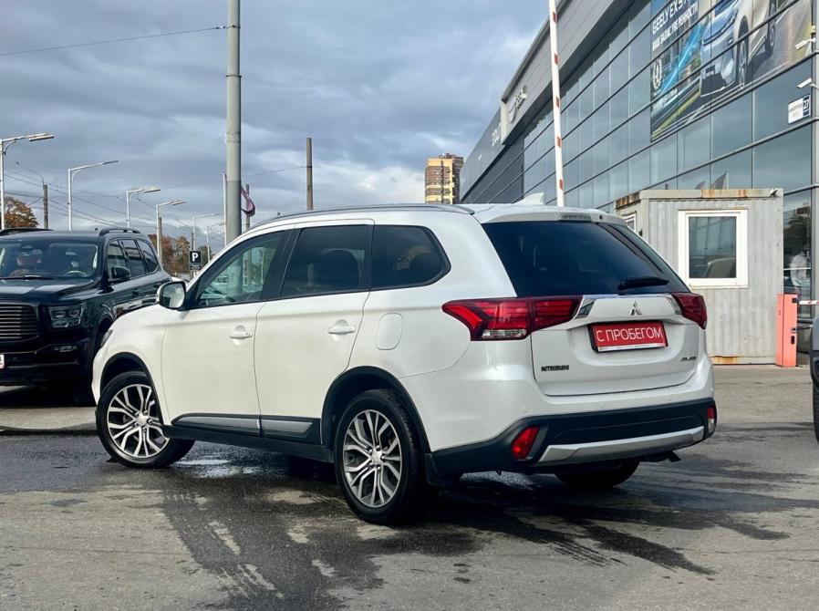 Mitsubishi Outlander III Рестайлинг 3 Санкт-Петербург  - изображение 6
