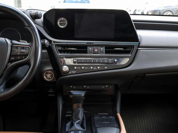 Lexus ES VII Рестайлинг с пробегом 2021 года, цена 3 698 000 рублей, 106300 км, седан, Автокод Объявления