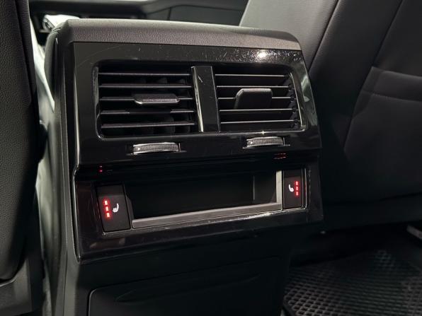 Volkswagen Touareg III с пробегом 2019 года, цена 4 249 000 рублей, 235249 км, внедорожник, Автокод Объявления