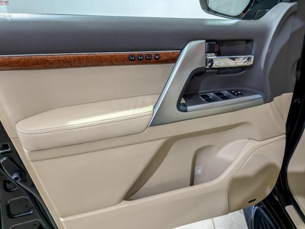 Toyota Land Cruiser 200 Series Рестайлинг 1 с пробегом 2014 года, цена 3 955 000 рублей, 187565 км, внедорожник, Автокод Объявления