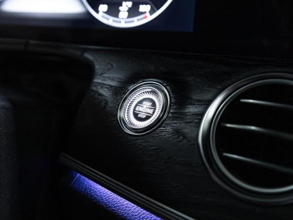 Mercedes-Benz E-Класс V (W213 S213 C238) с пробегом 2019 года, цена 3 299 700 рублей, 134431 км, седан, Автокод Объявления