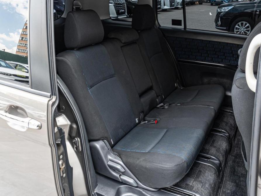 Toyota ISis I Рестайлинг Краснодар  - изображение 9