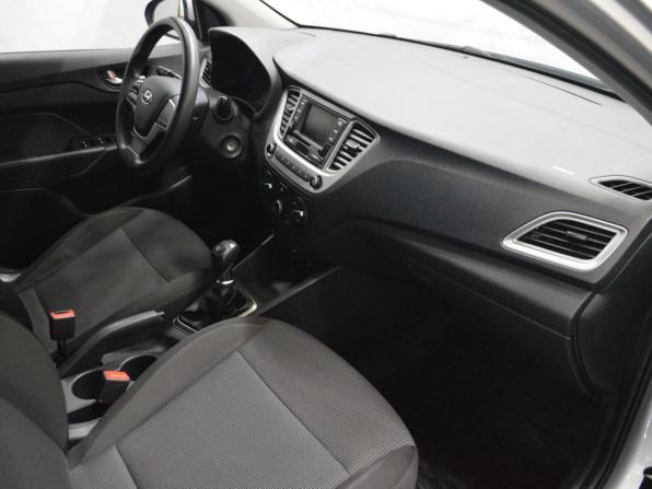 Hyundai Solaris II с пробегом 2019 года, цена 865 000 рублей, 155487 км, седан, Автокод Объявления