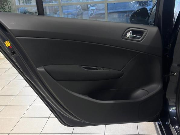 Peugeot 408 I с пробегом 2014 года, цена 810 000 рублей, 99000 км, седан, Автокод Объявления