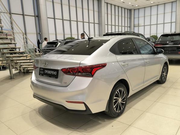 Hyundai Solaris II с пробегом 2018 года, цена 1 050 000 рублей, 200446 км, седан, Автокод Объявления