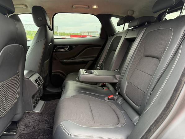 Jaguar F-Pace I с пробегом 2019 года, цена 2 765 000 рублей, 110000 км, внедорожник, Автокод Объявления