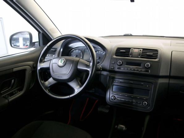 Skoda Fabia II Рестайлинг с пробегом 2011 года, цена 750 000 рублей, 129000 км, хэтчбек, Автокод Объявления