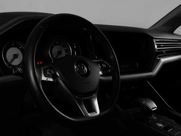 Volkswagen Touareg III с пробегом 2019 года, цена 5 430 000 рублей, 84060 км, внедорожник, Автокод Объявления