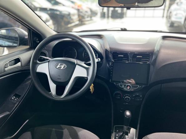 Hyundai Solaris I с пробегом 2013 года, цена 680 000 рублей, 263335 км, седан, Автокод Объявления